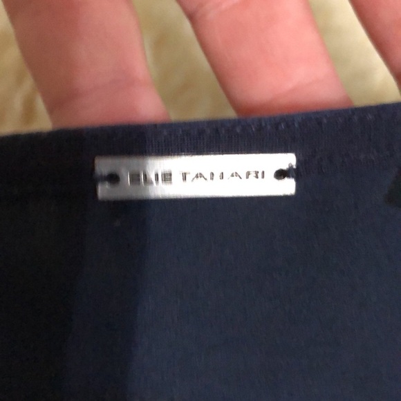Elie Tahari navy top with gauze back size m - Picture 2 of 9